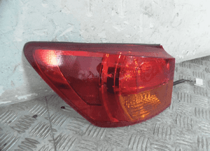 Lampa tylna lewa lexus IS220 2