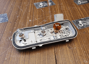 Wklad Lampy PRAWY 8E9945258 Mocowanie Zarowki Tyl Tylne AUDI A4 B6 Avant Kombi 2