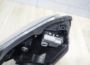 LAMPA prawa PRZÓD TOYOTA AVENSIS T27 05-12 9