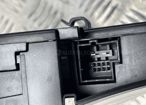 Mercedes W213 lampka podsufitka oświetlenie kabiny A0009005410 6