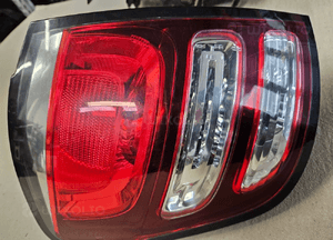 Citroen C3 II 2 lift lampa tył tylna  prawa lewa 1