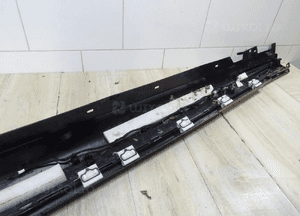 Listwa progowa prawa BMW 7 G70 51779464150 LLU 12