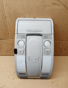 Lampka oświetlenie kabiny Audi A6 C6 4F0947135BQ 2