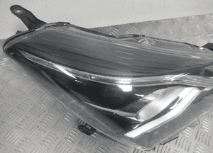 Lampa przód przednia prawa toyota yaris iii 3 lift soczewka led 2017-2020 12