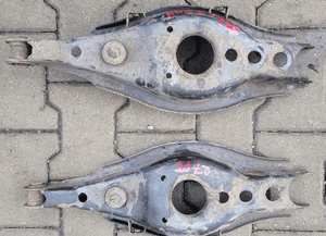 Toyota Avensis T27 Verso wahacz tyl tylny prawy lewy 1