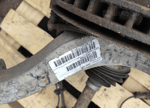Jeep cherokee liberty kk 2.8CRD 07-12r. zwrotnica półoś tarcza zacisk przód 16