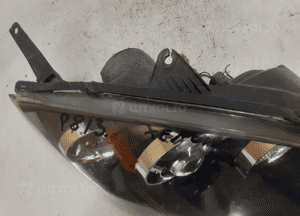 Przod przednia lampa prawa mazda 3BK xenon 2
