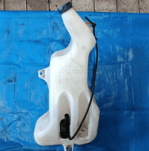 Zbiorniczek spryskiwaczy pompka iveco daily 06- 3801899