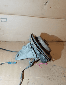 Zwrotnica piasta prawy tył tylna prawa wahacze BMW 5 E39 3.0D 3