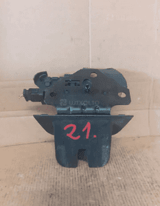Zamek klapy tył audi A4 B7 nr 8E9827520A 1