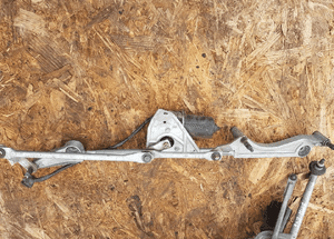 mechanizm wycieraczek przód c klasa w 203 lift