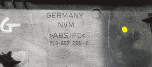 Listwa osłona dekor konsoli VW Touareg 7L6857226 5