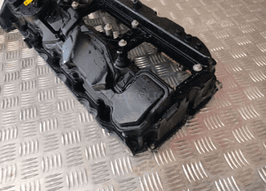 Bmw E84 E90 F10 F15 pokrywa głowicy N55 7570292 zaworów 14