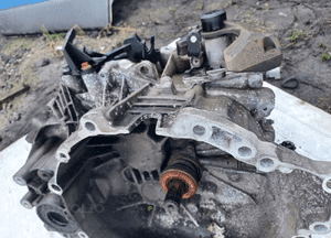 Volvo XC60 i 2.0 D4 skrzynia biegów manualna EU1R7002GEF 1285373 4