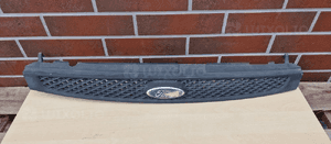 Grill Atrapa Chłodnicy Ford Fiesta V MK6 2S61-8200 02-05 1