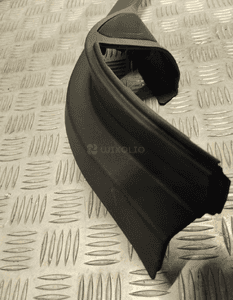 Bmw F40 ramka drzwi prawa przednia 7464802 7464804 3