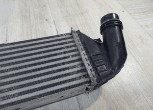 Intercooler renault trafic vivaro talento NV300 93868349 6