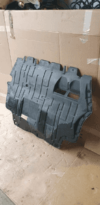 Osłona płyta podwozia pod silnik VW Passat B6 3C0825237F 3C0825235K 3