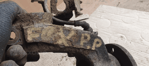 Zwrotnica piasta prawy przód kompletna VW FOX 7