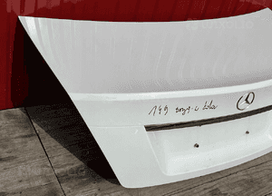 Mercedes W204 lift sedan klapa 149 oryginał igła 8