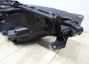 Toyota Bz4X lampa lewa full led 8