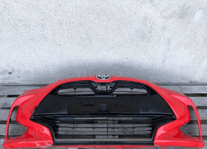 Zderzak przód przedni toyota yaris iv 4 2019- kompletny grill kratki cały 1