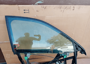 Mechanizm podnośnik szyby ramka prawy przód Audi A4 B5 8D0837754 2