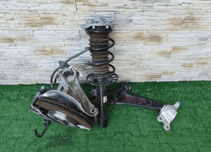 ZWROTNICA WAHACZ AMORTYZATOR BMW X1 U11 2 U06 6890171 8846543 6889469 1