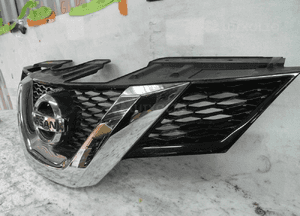 NISSAN X TRAIL T32 IDEALNY KOMPLETNY GRILL ATRAPA 3