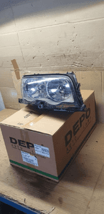 Lampa prawy przód przednia prawa BMW 3 E46 NOWA DEPO ALKAR 2786849 2