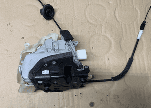 Zamek drzwi lewy przód 7 PIN Audi A4 B8 8J1837015C 2