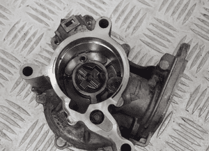 Pompa vacum audi 1.8 cdh 06J145100B 2