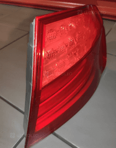 Bmw 5 F10 lampa tył prawa w błotnik tylna europa oryginał ładna 11