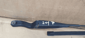 Ramie wycieraczki lewy przód Mercedes W211 3