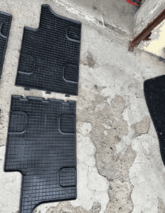 MERCEDES 447  Vito Metris v klasa  nowe dywaniki gumowe w 3
