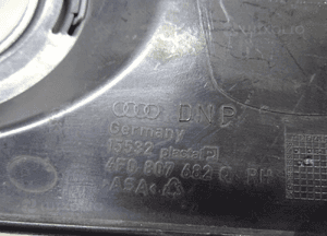 KRATKA ZDERZAKA AUDI A6 C6 SLINE PRAWA czarna 4f0807682q 8