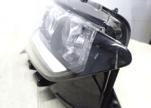 Opel corsa f prawa lampa przód H7 H15 39162649 7