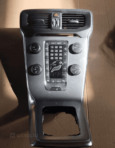 Panel sterowania nawiewu radia kratki środkowe volvo V40 ii 2