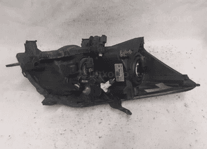 Przod przednia lampa lewa toyota auris E15 5