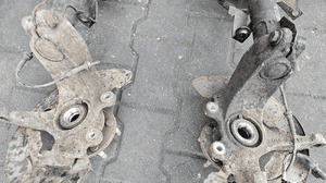 Volvo V50 S40 06 zwrotnica piasta przód  przednia prawa  lewa 2.4 B T 4
