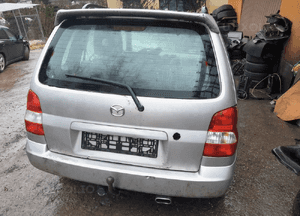 Mazda Demio lift  zderzak tylny tył szyba  18G 22V 2