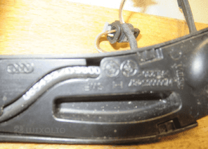 RAMIĘ WYCIERACZKI LEWE PRAWE AUDI A8 D5 2017- 10