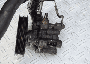 Pompa wspomagania toyota 1.8 vvt-i E12 radom 2