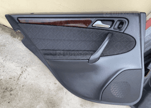 MERCEDES C 203 tapicerka boczek drzwi elegance drewno 3