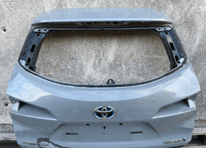 Klapa bagaznika tyl tylna toyota corolla E21 kombi 1