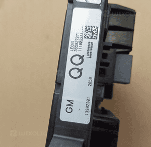 SKRZYNKA BEZPIECZNIKÓW MODUŁ BSI 13302301 OPEL ASTRA IV J 3