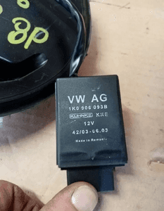 Moduł sterownik pompki paliwa Audi A3 8P 1.6 FSI 1K0906093B 5