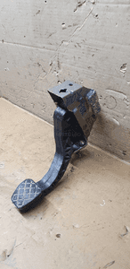 Pedał sprzęgła wysprzęglik pompka VW FOX 6Q0721388D 6Q1721321C 3