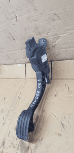 Pedał potencjometr gazu Ford Mondeo MK4 6G92-9F836-NC 3