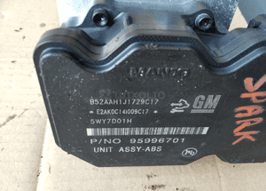 Chevrolet Spark M300 1.0 16V pompa sterownik ABS 95996701 4
